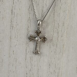 Vintage sterling silver cross necklace